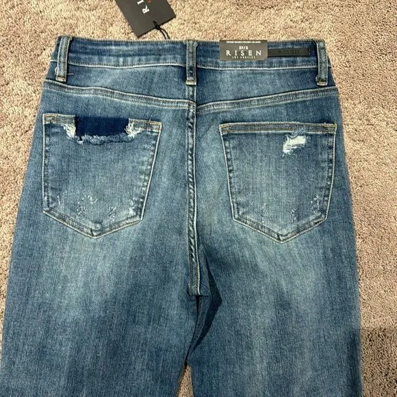 Risen washed straight leg jean with stretch! Size 5/27 NWT