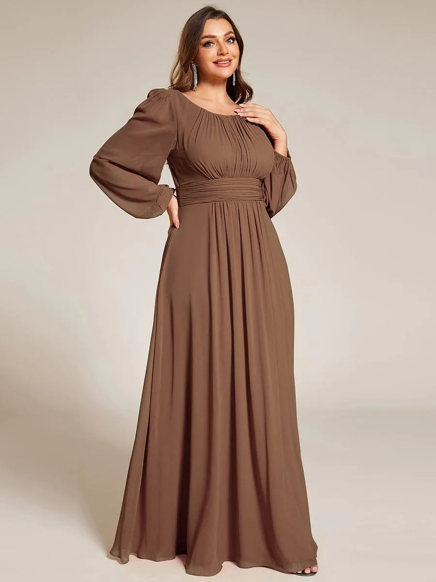 Robe de demoiselle d'honneur plissée à manches longues transparente de grande taille