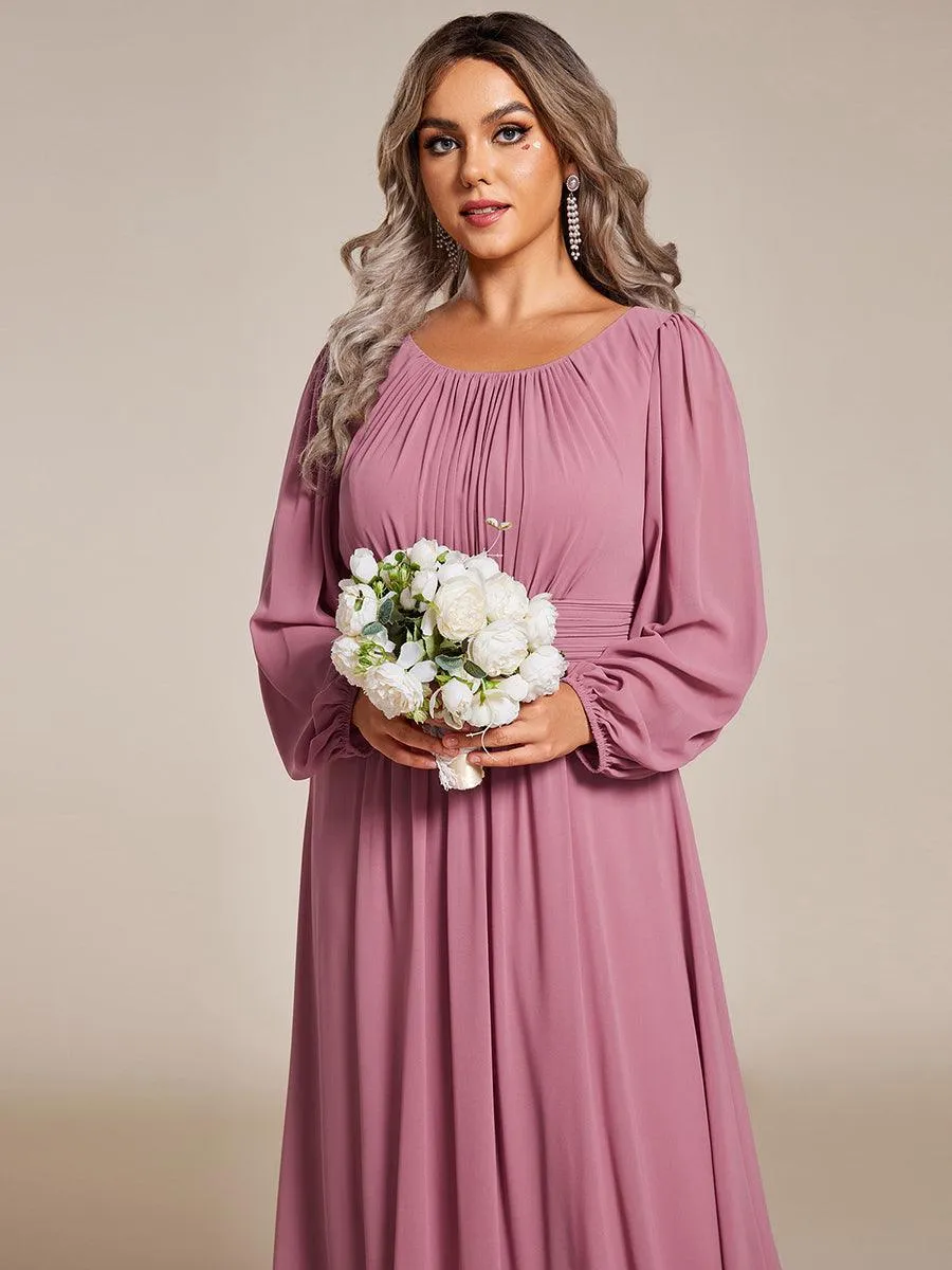 Robe de demoiselle d'honneur plissée à manches longues transparente de grande taille