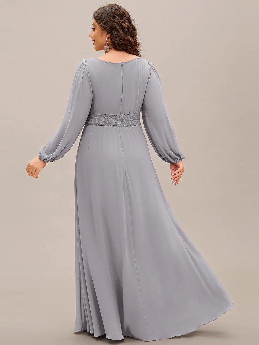 Robe de demoiselle d'honneur plissée à manches longues transparente de grande taille