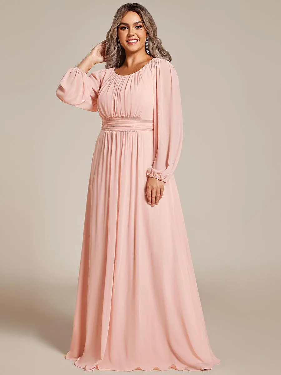 Robe de demoiselle d'honneur plissée à manches longues transparente de grande taille