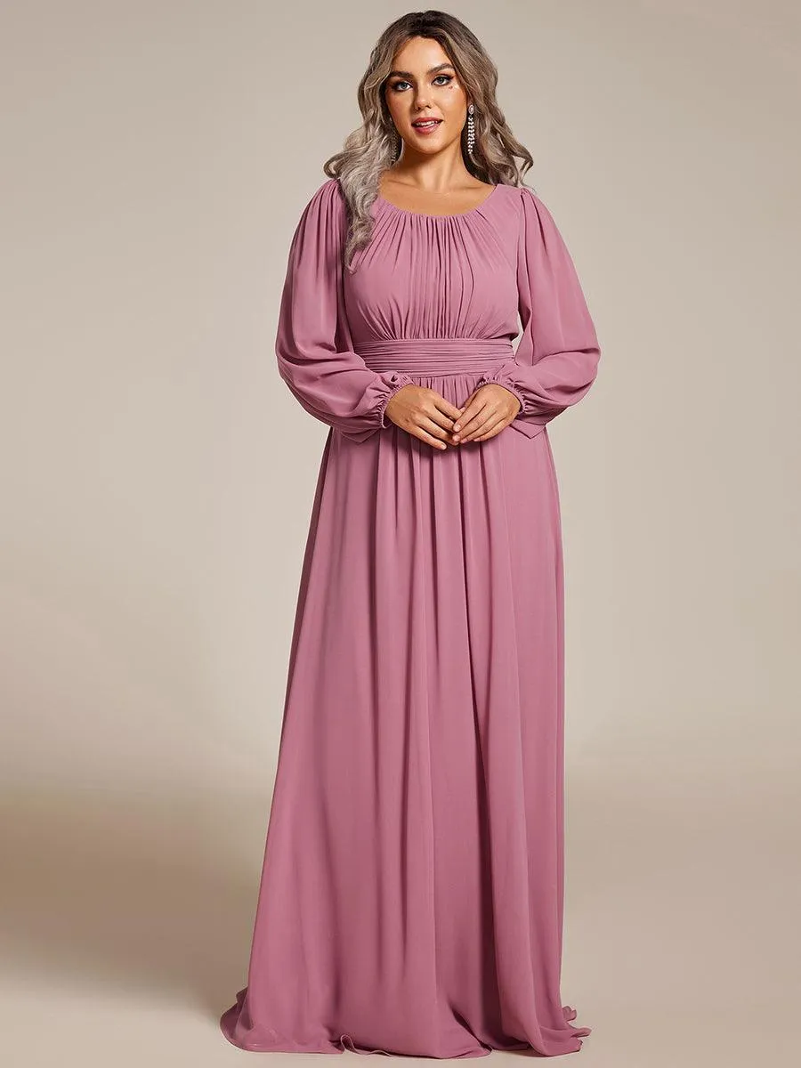 Robe de demoiselle d'honneur plissée à manches longues transparente de grande taille