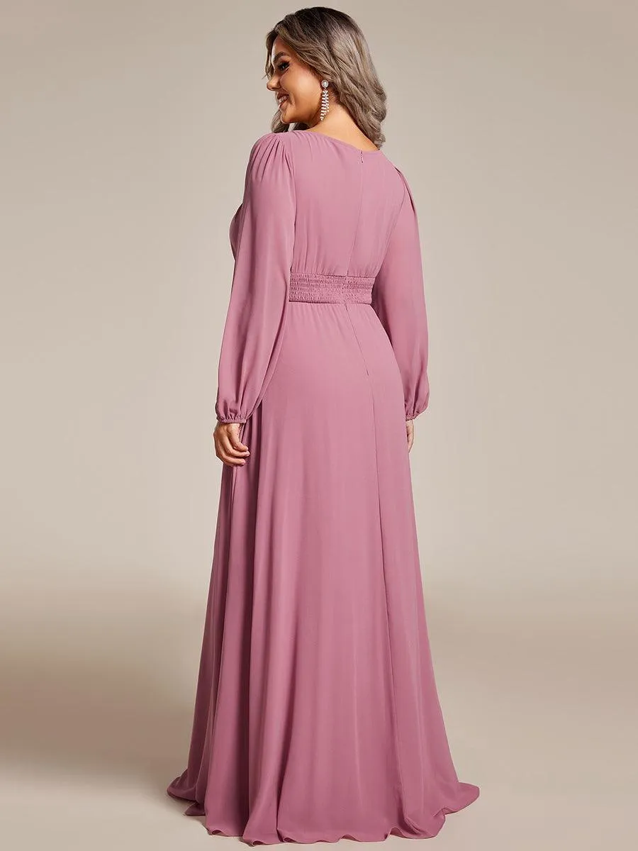 Robe de demoiselle d'honneur plissée à manches longues transparente de grande taille