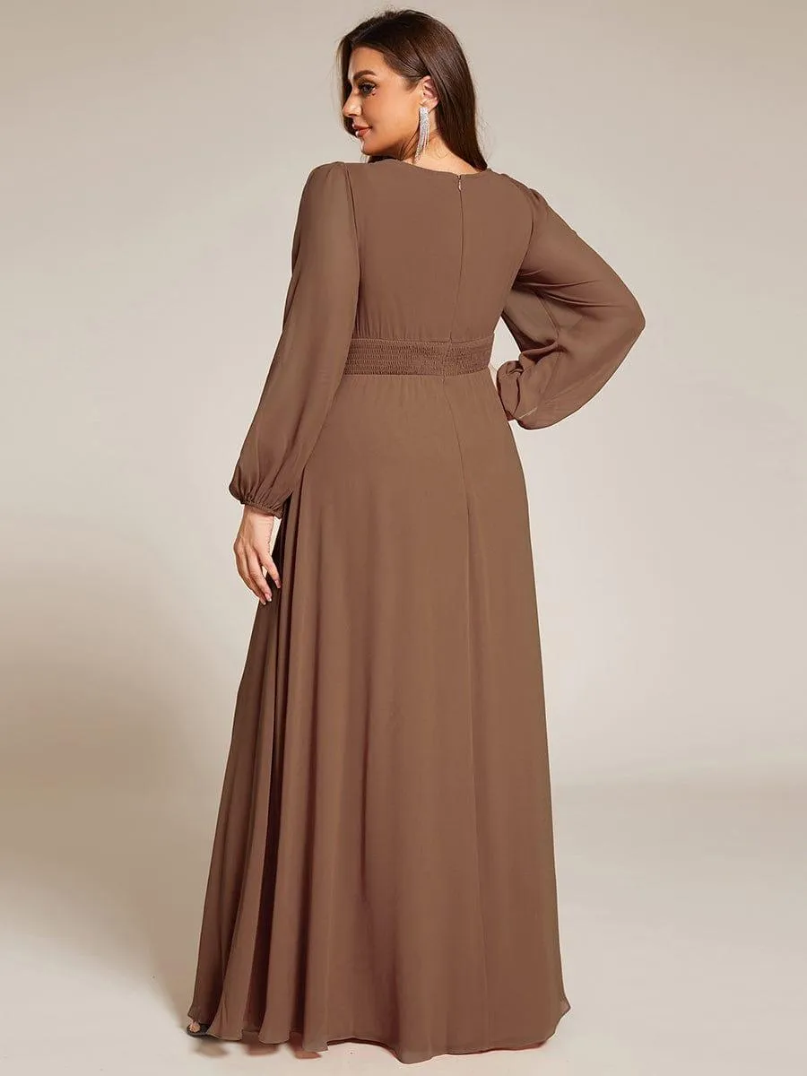 Robe de demoiselle d'honneur plissée à manches longues transparente de grande taille