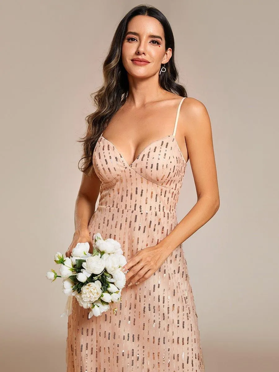 Robe de soirée taille haute à col en V profond et à paillettes ornée de bretelles spaghetti