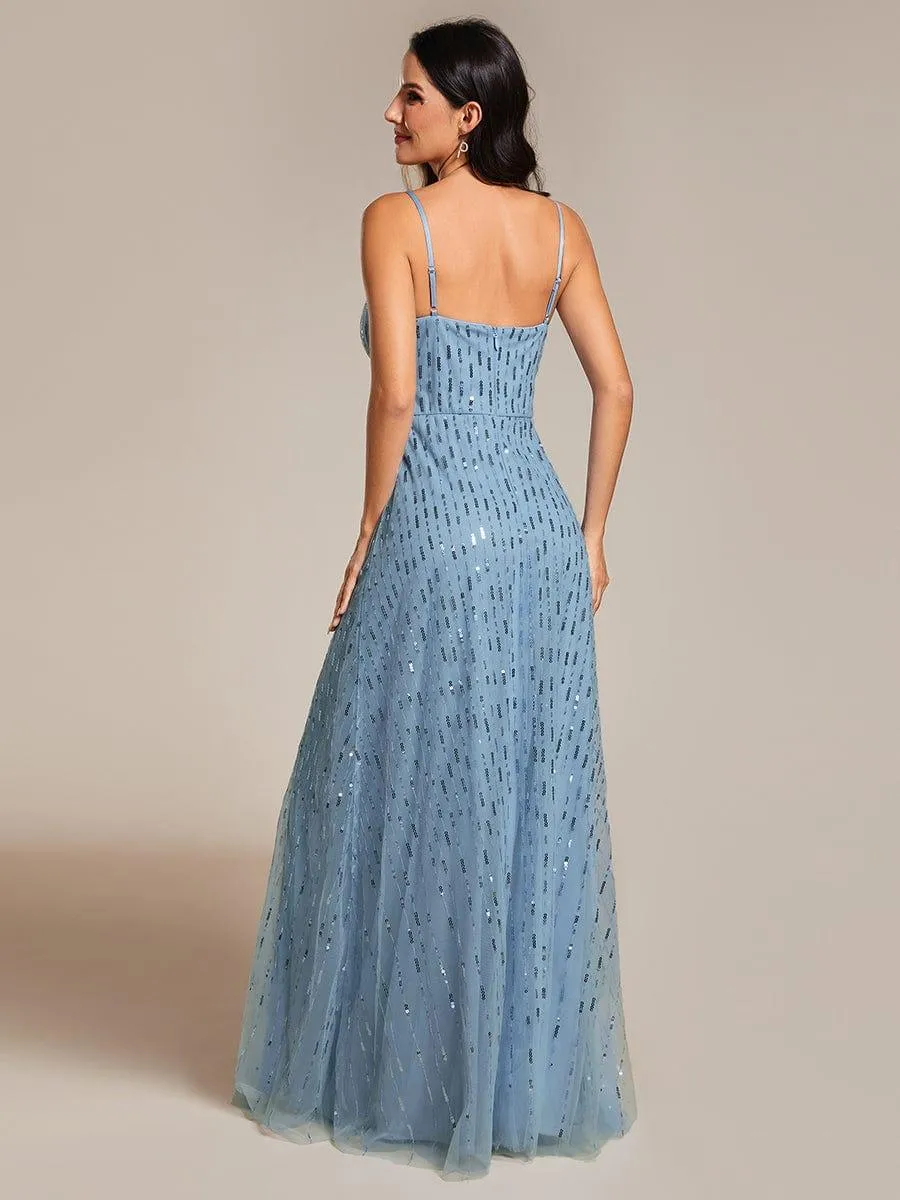Robe de soirée taille haute à col en V profond et à paillettes ornée de bretelles spaghetti