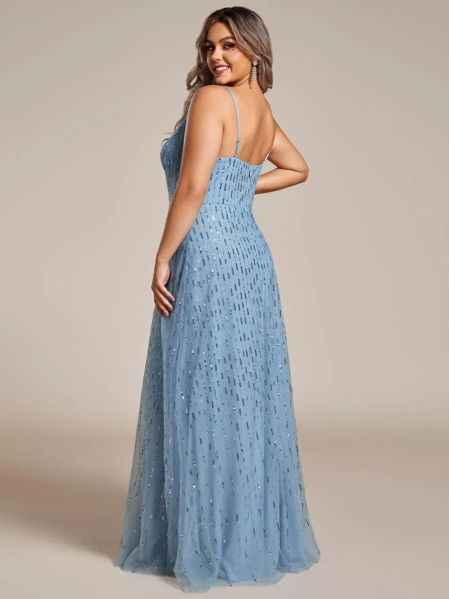 Robe de soirée taille haute à col en V profond et à paillettes ornée de bretelles spaghetti