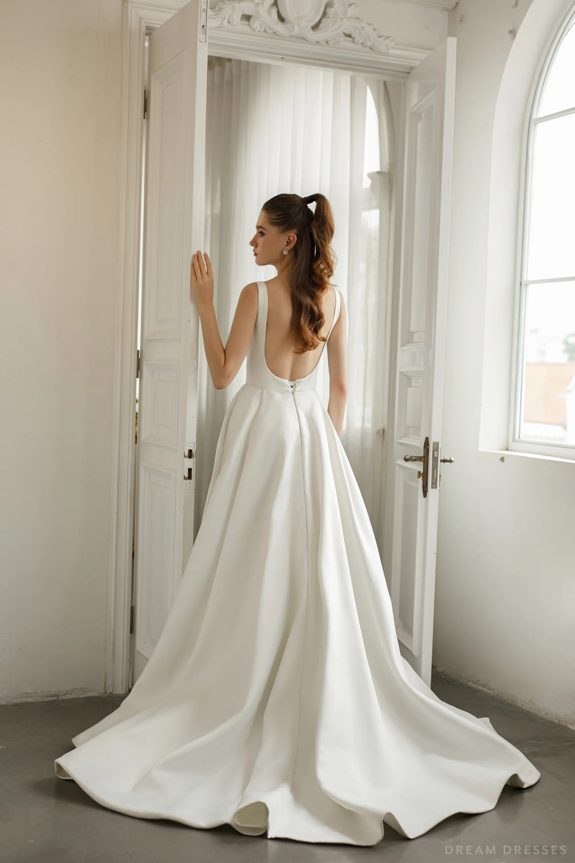 Satin Ball Gown Wedding Dress with High Slit  (#KHANHTIEN)