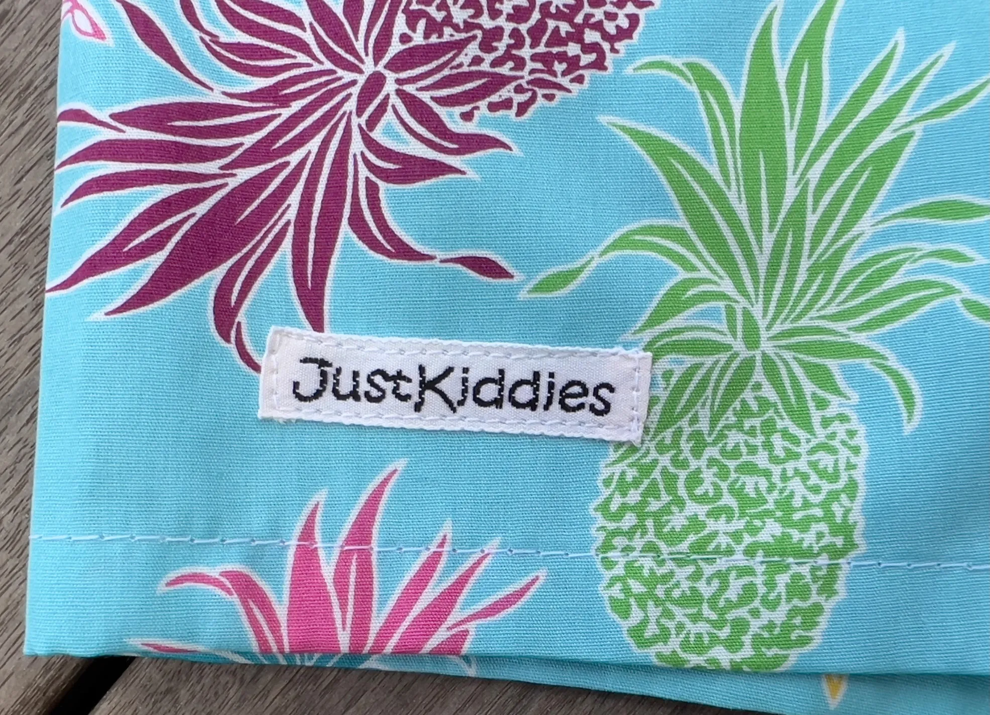 SHORTS * blue Pineapple
