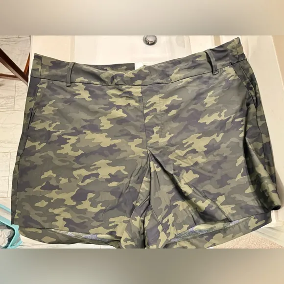 Spanx 6 inch inseam‎ Camo shorts -size XXL