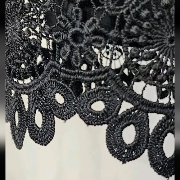 Talbots Black Lace Womens Size 8 Knee Length Skirt White Accents Lined Zip Up