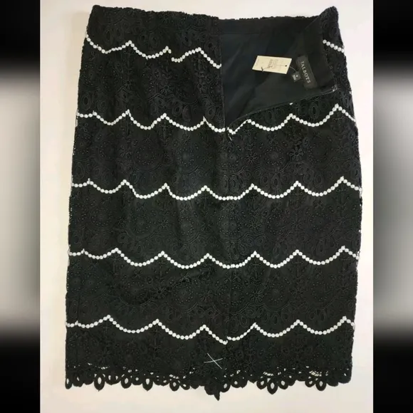 Talbots Black Lace Womens Size 8 Knee Length Skirt White Accents Lined Zip Up