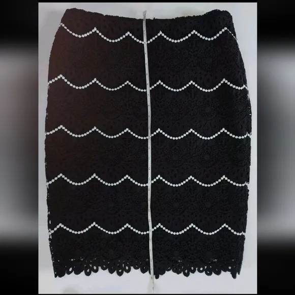 Talbots Black Lace Womens Size 8 Knee Length Skirt White Accents Lined Zip Up