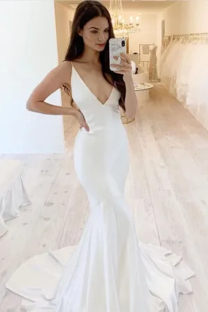 V-neckline Plain Wedding Gown with Sweep Train