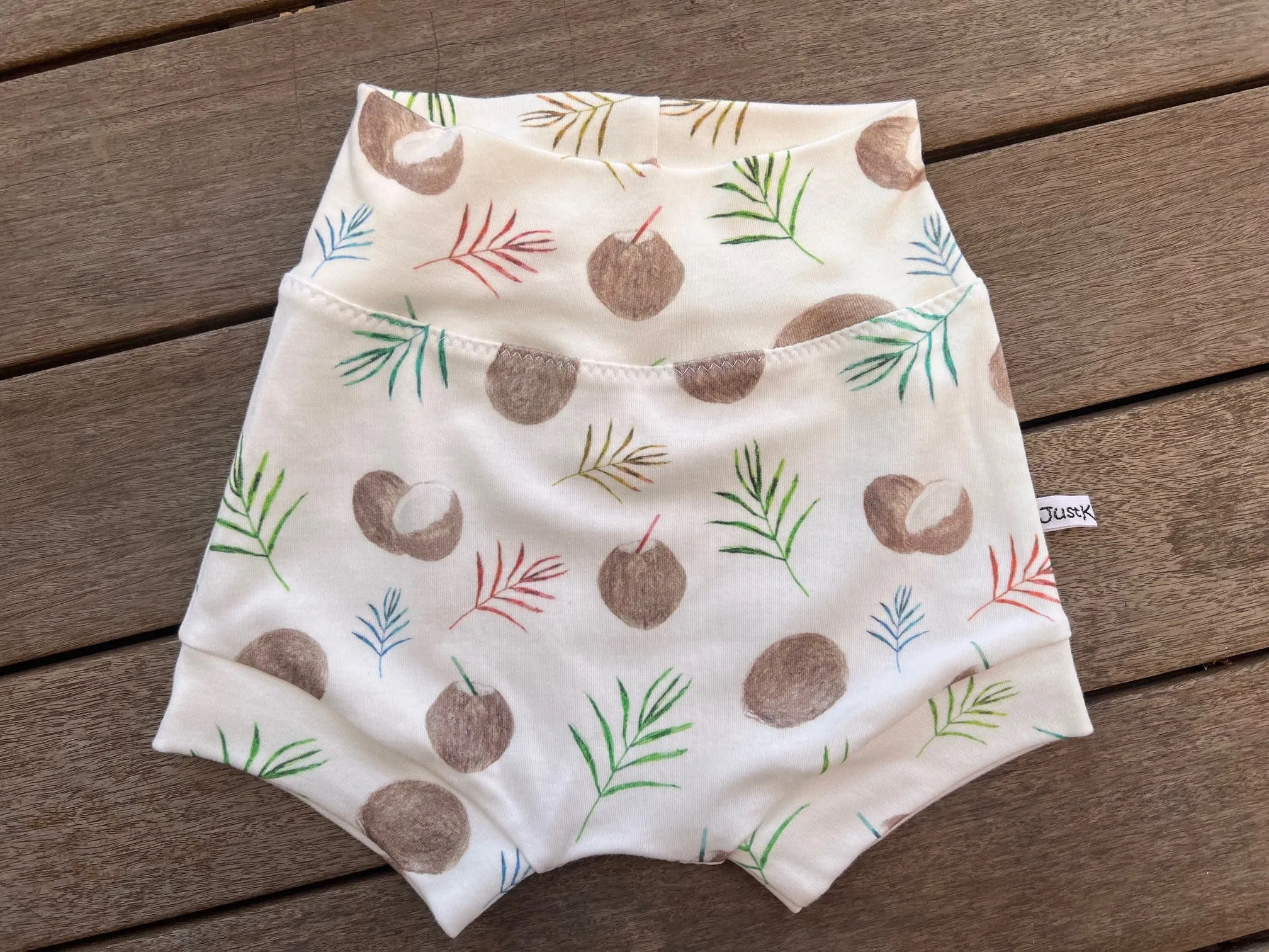 Velzy Shorts - COCONUTS