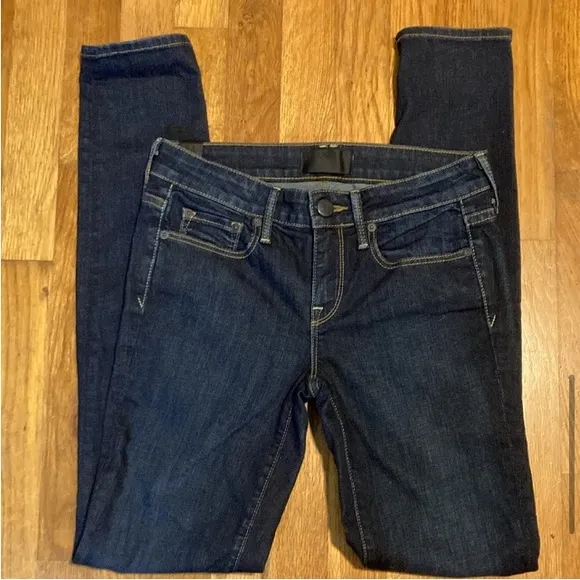 Vince Dylan Skinny Dark,  Wash Classic Denim Jeans Size 24 excellent condition