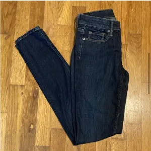 Vince Dylan Skinny Dark,  Wash Classic Denim Jeans Size 24 excellent condition