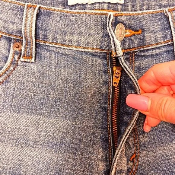 Vintage Levi’s 505 Sz 12 Short Straight Leg High-Rise Leather Tab