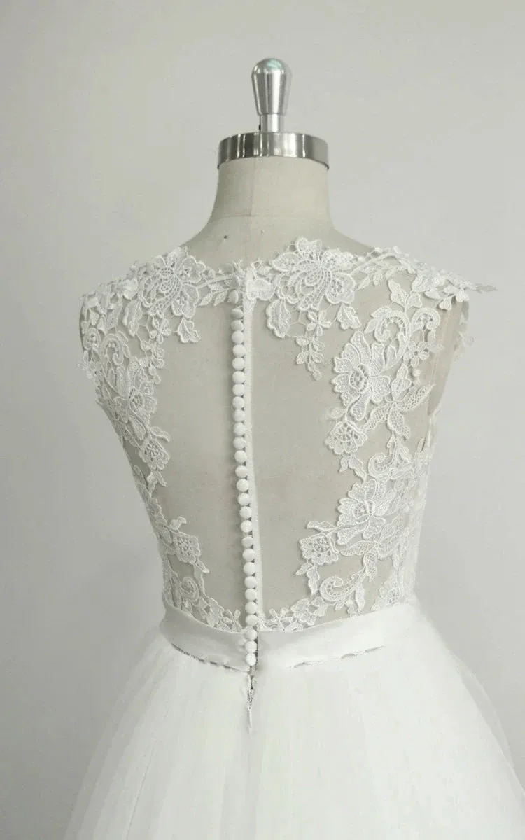 White A Line Lace Appliques Covered-Button Sleeveless Tulle Wedding Dresses