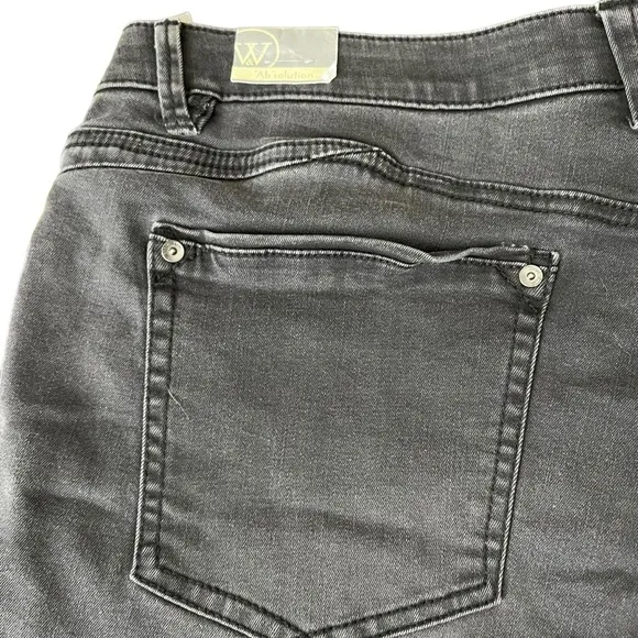 Wit &amp; Wisdom 'Ab' Solution Black Faded Denim Shorts Women’s Size 16