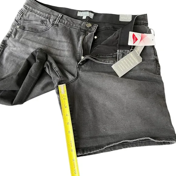 Wit &amp; Wisdom 'Ab' Solution Black Faded Denim Shorts Women’s Size 16