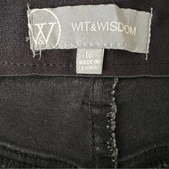 Wit &amp; Wisdom 'Ab' Solution Black Faded Denim Shorts Women’s Size 16