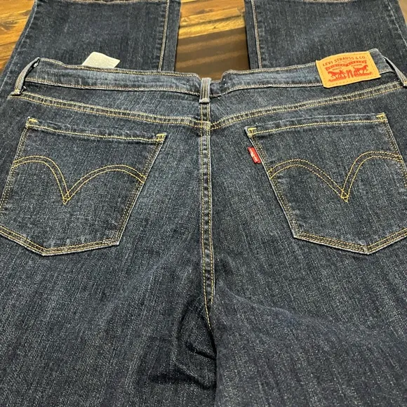 Women’s Levi’s Straight Leg Dark Wash Denim Jeans Size 14