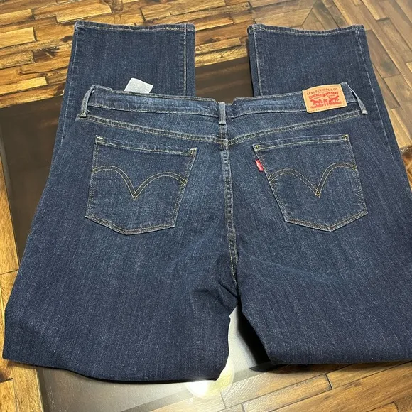 Women’s Levi’s Straight Leg Dark Wash Denim Jeans Size 14