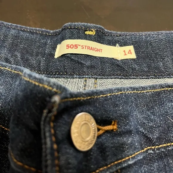 Women’s Levi’s Straight Leg Dark Wash Denim Jeans Size 14
