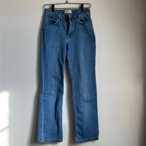 Wrangler High Rise True Straight Jeans 10MT1STRK