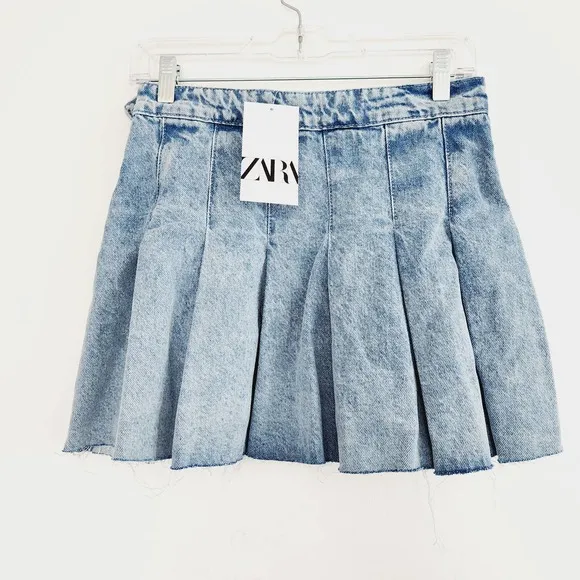 Zara Medium Wash Denim Boxpleat Mini Skirt Small