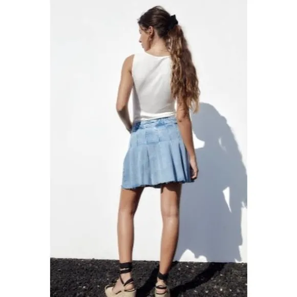 Zara Medium Wash Denim Boxpleat Mini Skirt Small