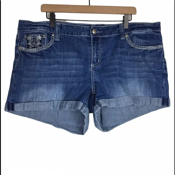 ZCO JEANS Shorts Denim Embroidered Flap Pockets Stretch Cuffed Plus Size 20