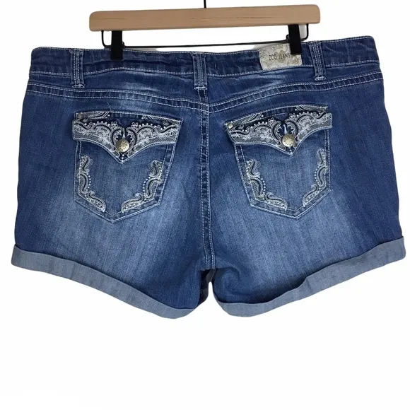 ZCO JEANS Shorts Denim Embroidered Flap Pockets Stretch Cuffed Plus Size 20